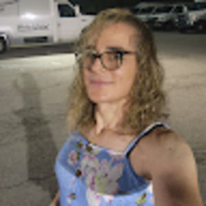 Meet your Posher, Robyn marie